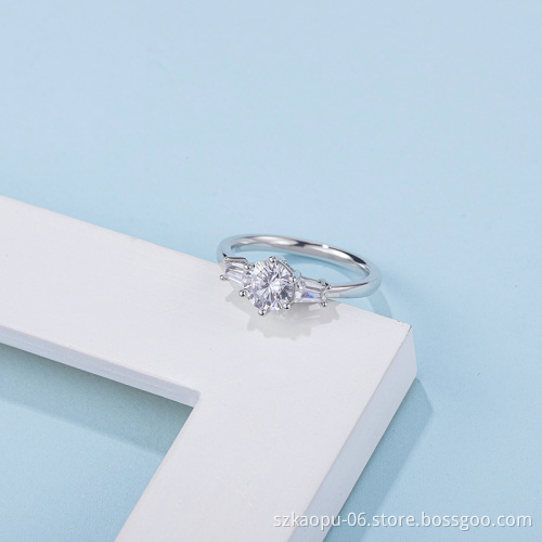 Classic 925  Pure Silver Ring Moissanite Jewelry With Six-prong Created Diamond Luxury Accessory  With Good Quality For Women